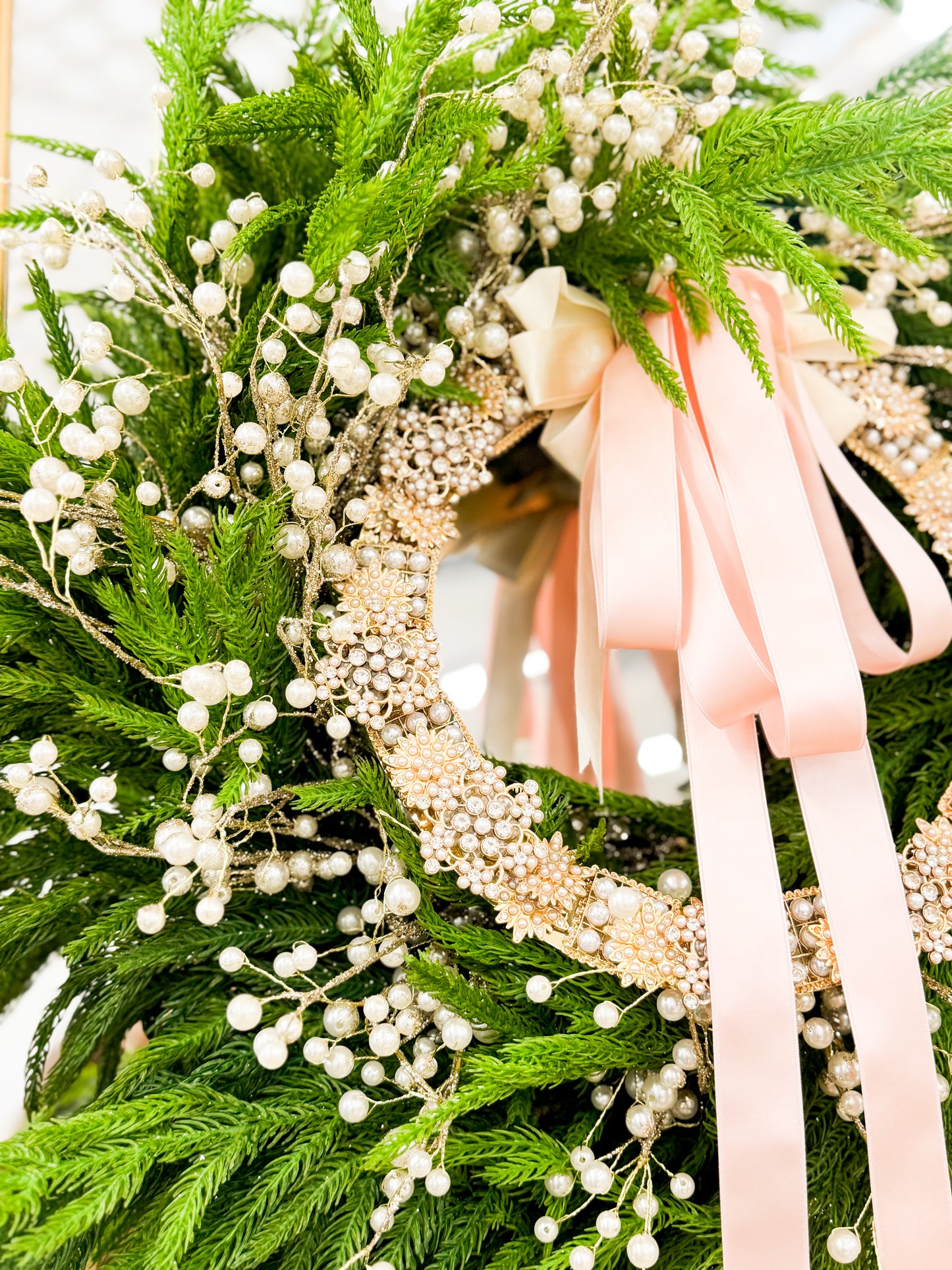 Versailles Noel Pearl And Fir Wreath