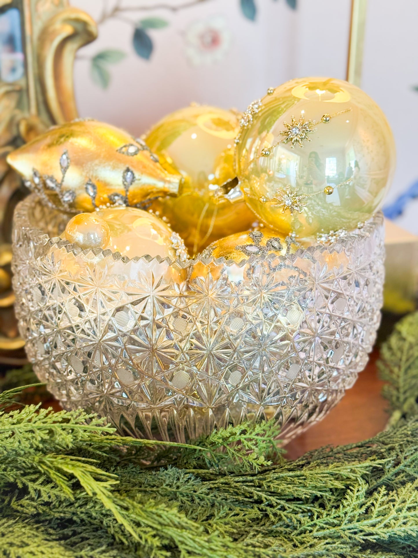The Garden Noel Christmas Ornament Box
