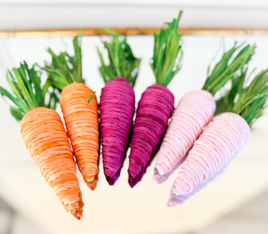 Assorted Straw Carrots