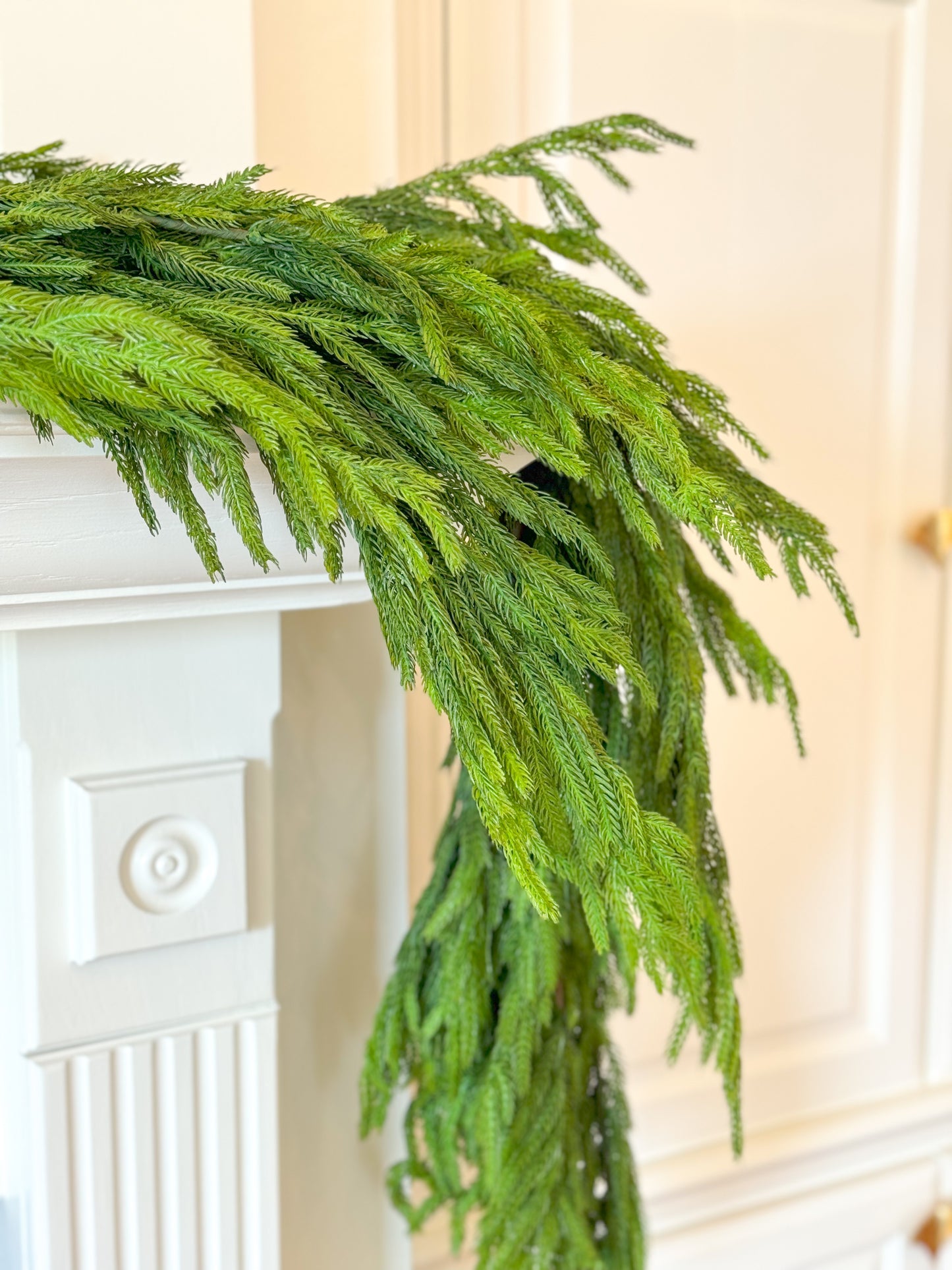 PINE DRIPPING GARLAND