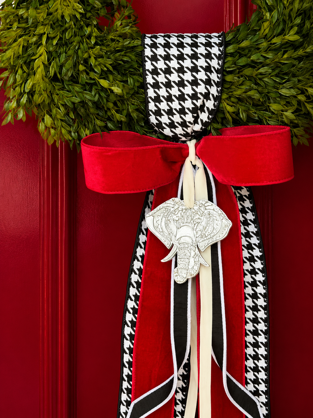The Bryant Bow Tea Leaf Wreath