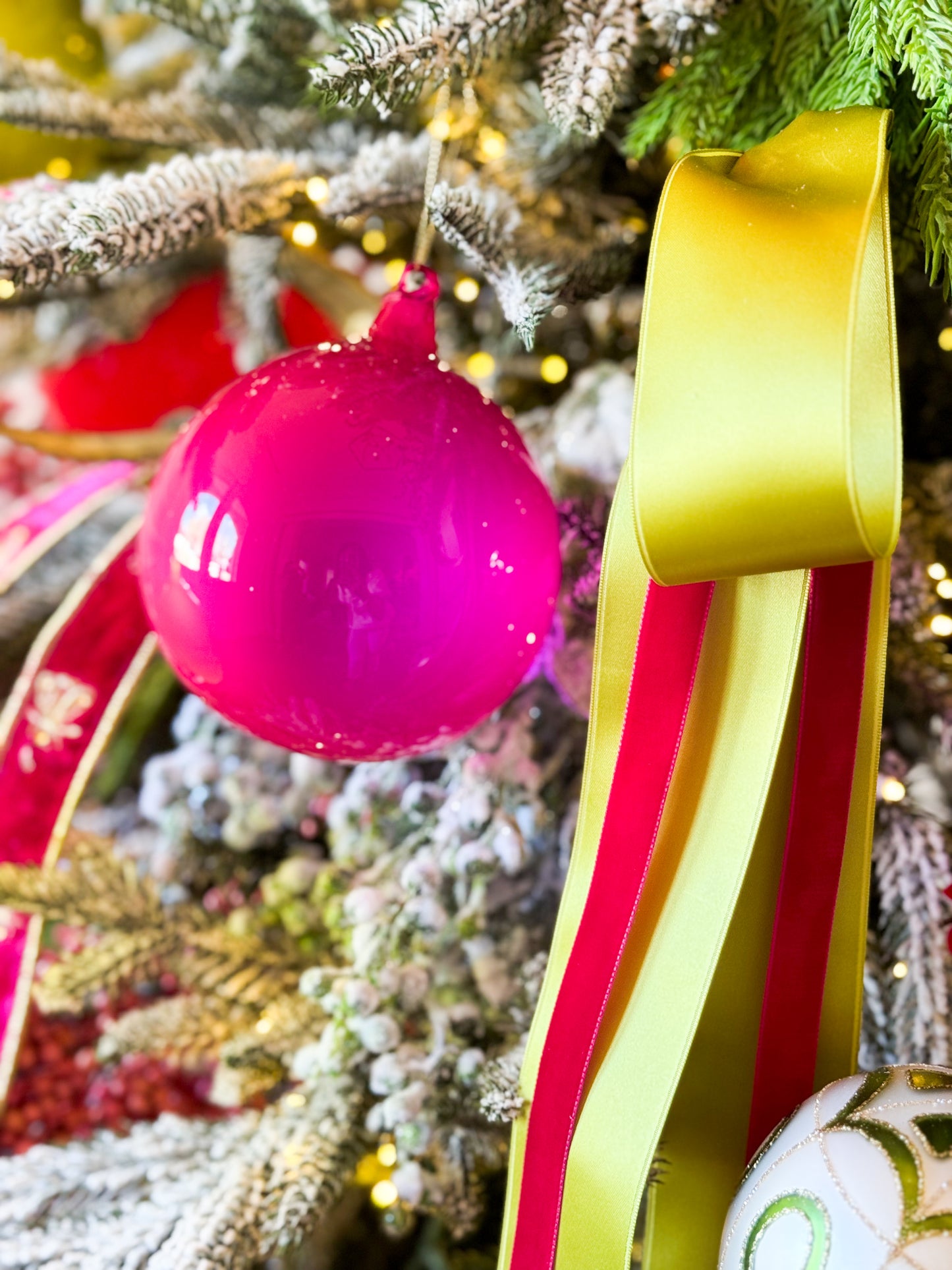 The Fleur Noel Christmas Tree Blanc Box