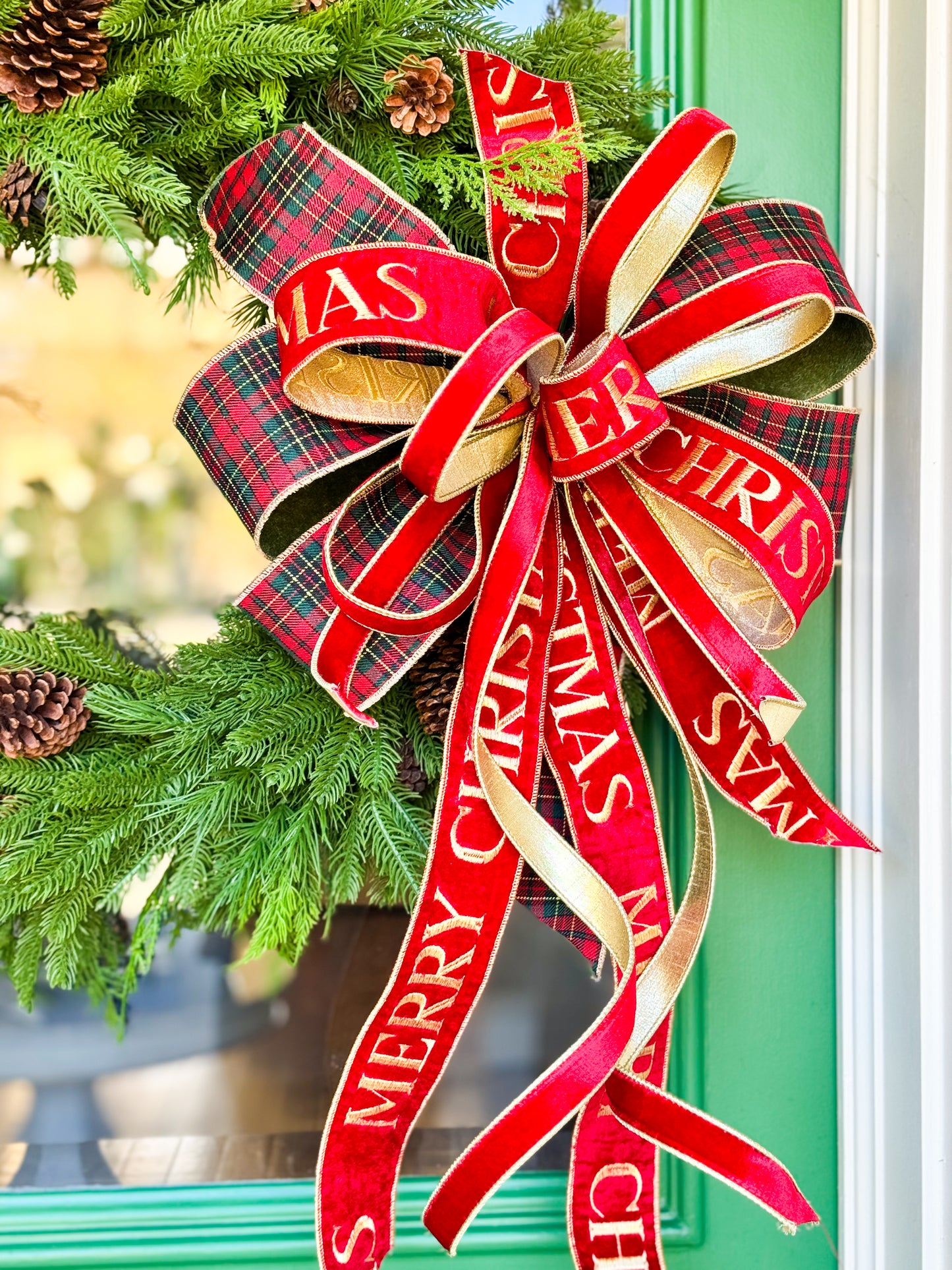 RL Noel Mixed Foliage Wreath & Lux Bow