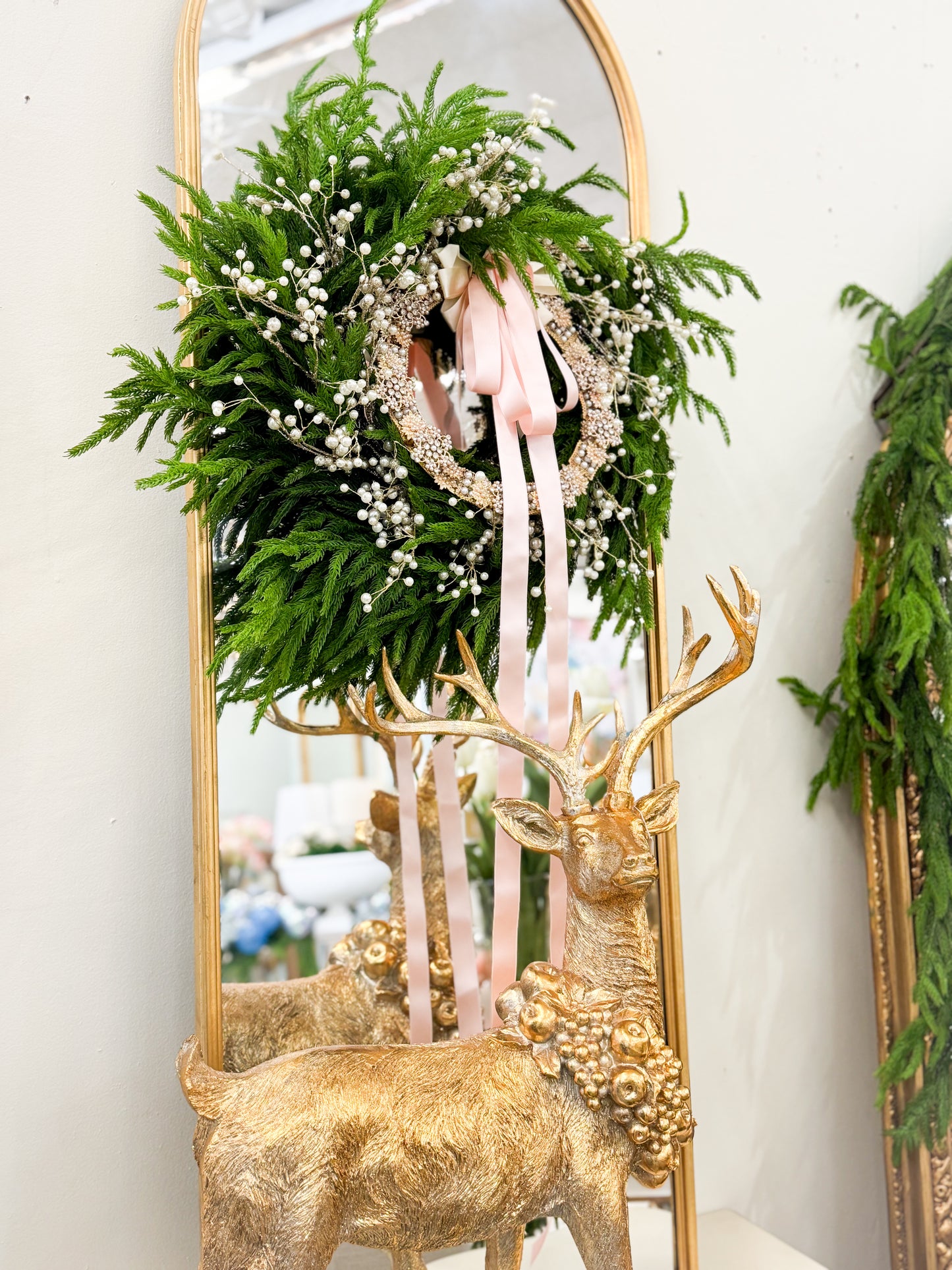 Versailles Noel Pearl And Fir Wreath