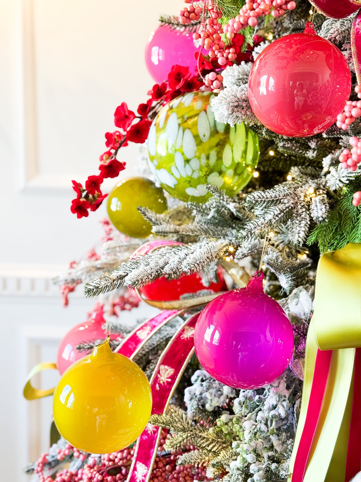 The Fleur Noel Christmas Bow Box