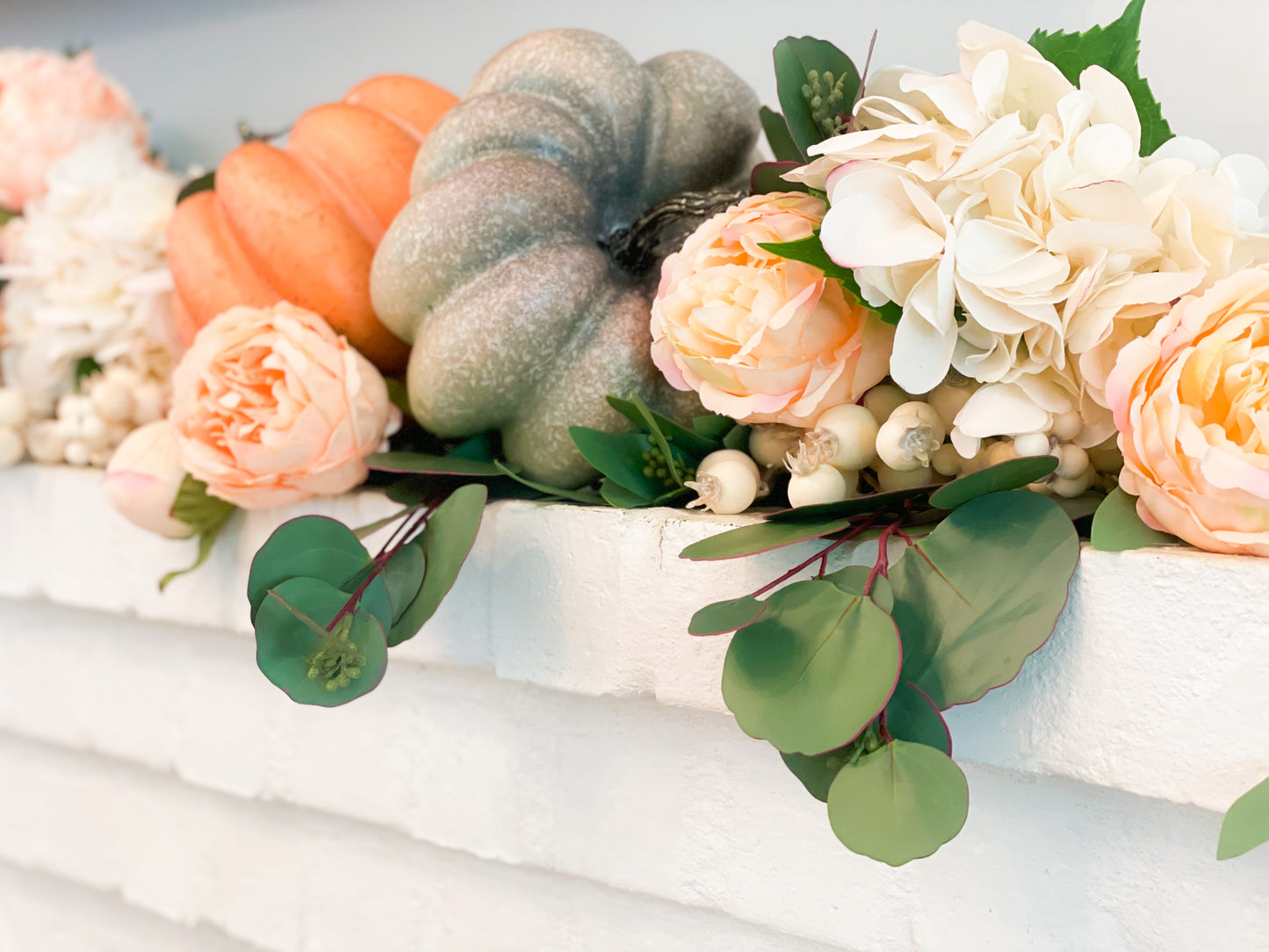 Pumpkins And Peach Peonies Blanc Box