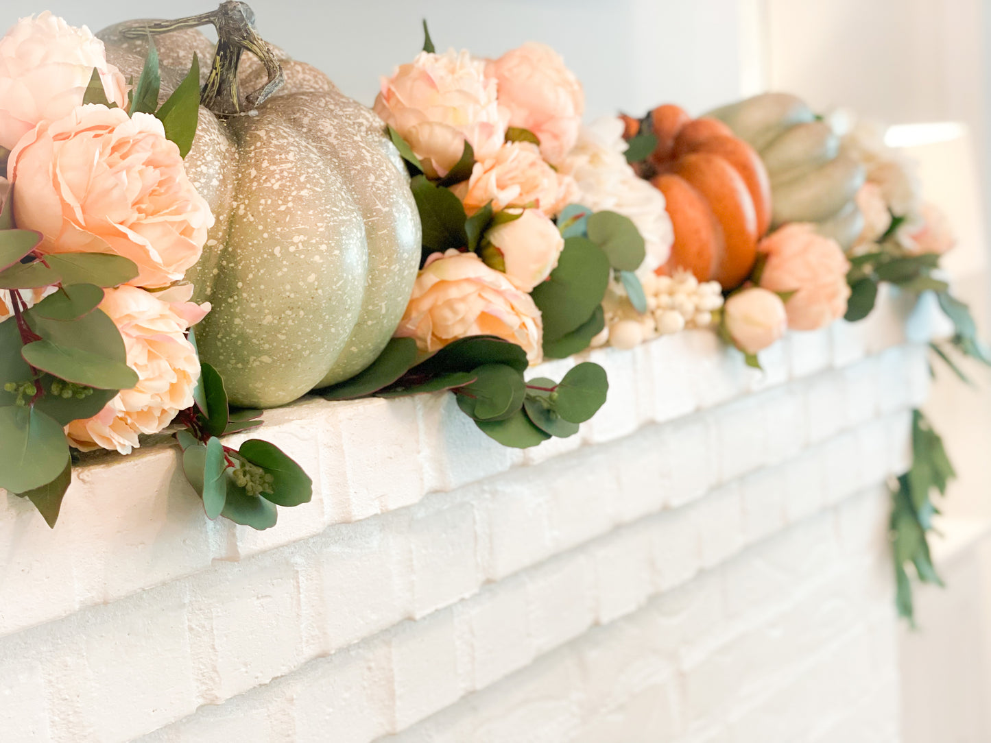 Pumpkins And Peach Peonies Blanc Box