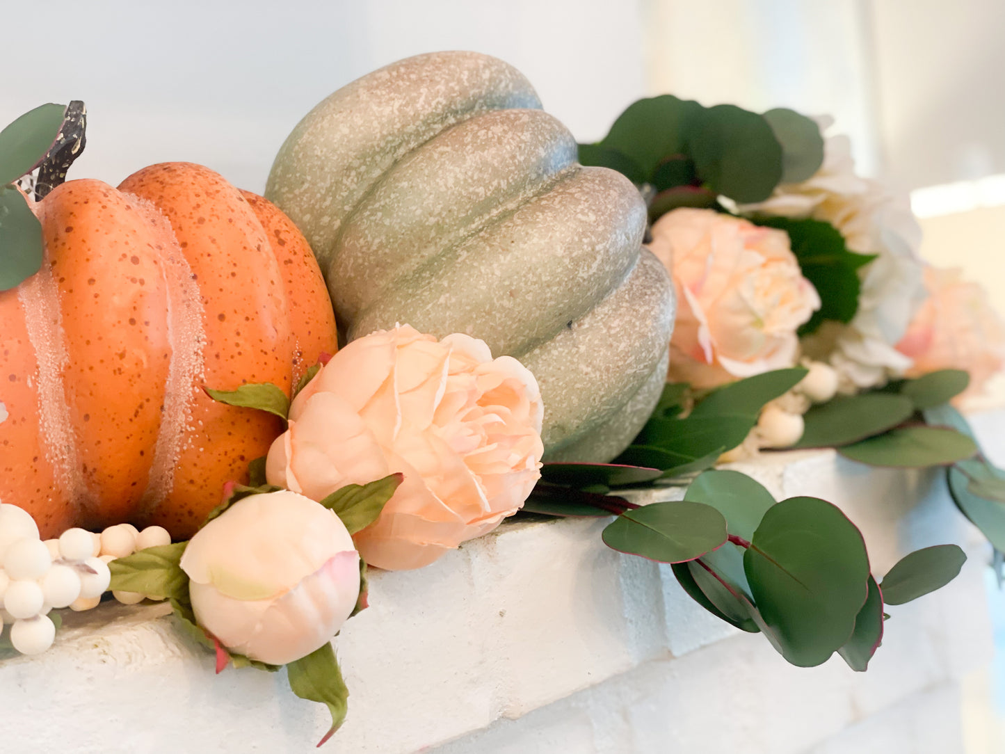 Pumpkins And Peach Peonies Blanc Box
