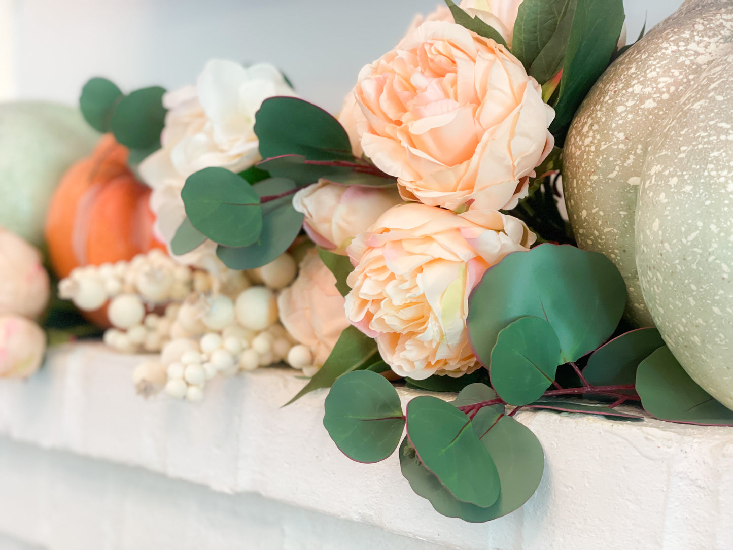 Pumpkins And Peach Peonies Blanc Box