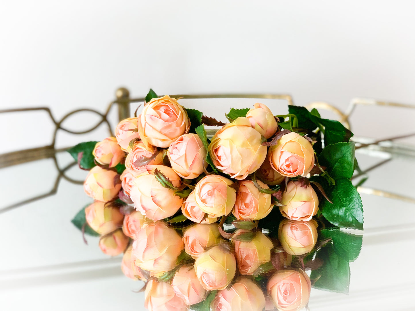The Charolette Lux Bouquet Blanc Box
