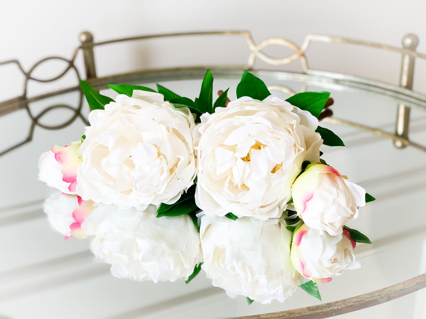 The Charolette Lux Bouquet Blanc Box