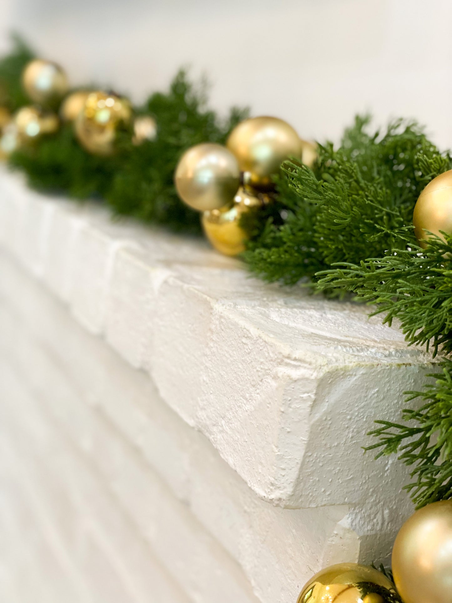 Cedar Garland With Matte and Shiny Gold Balls
