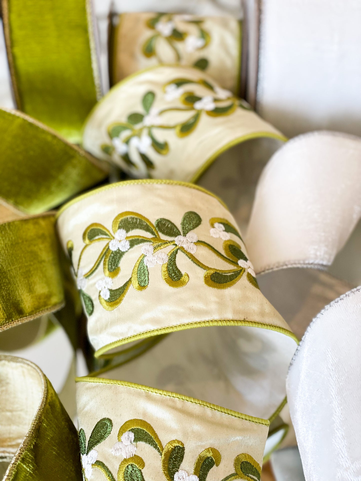The Mistletoe Ribbon Box