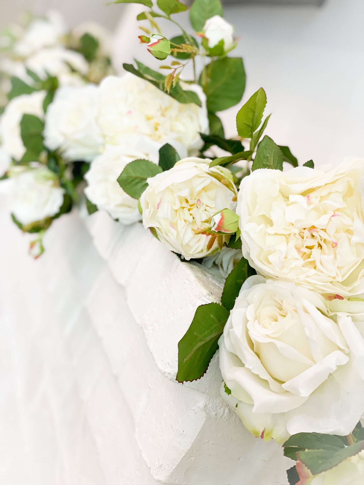 Mixed Cream Rose 10’ Garland
