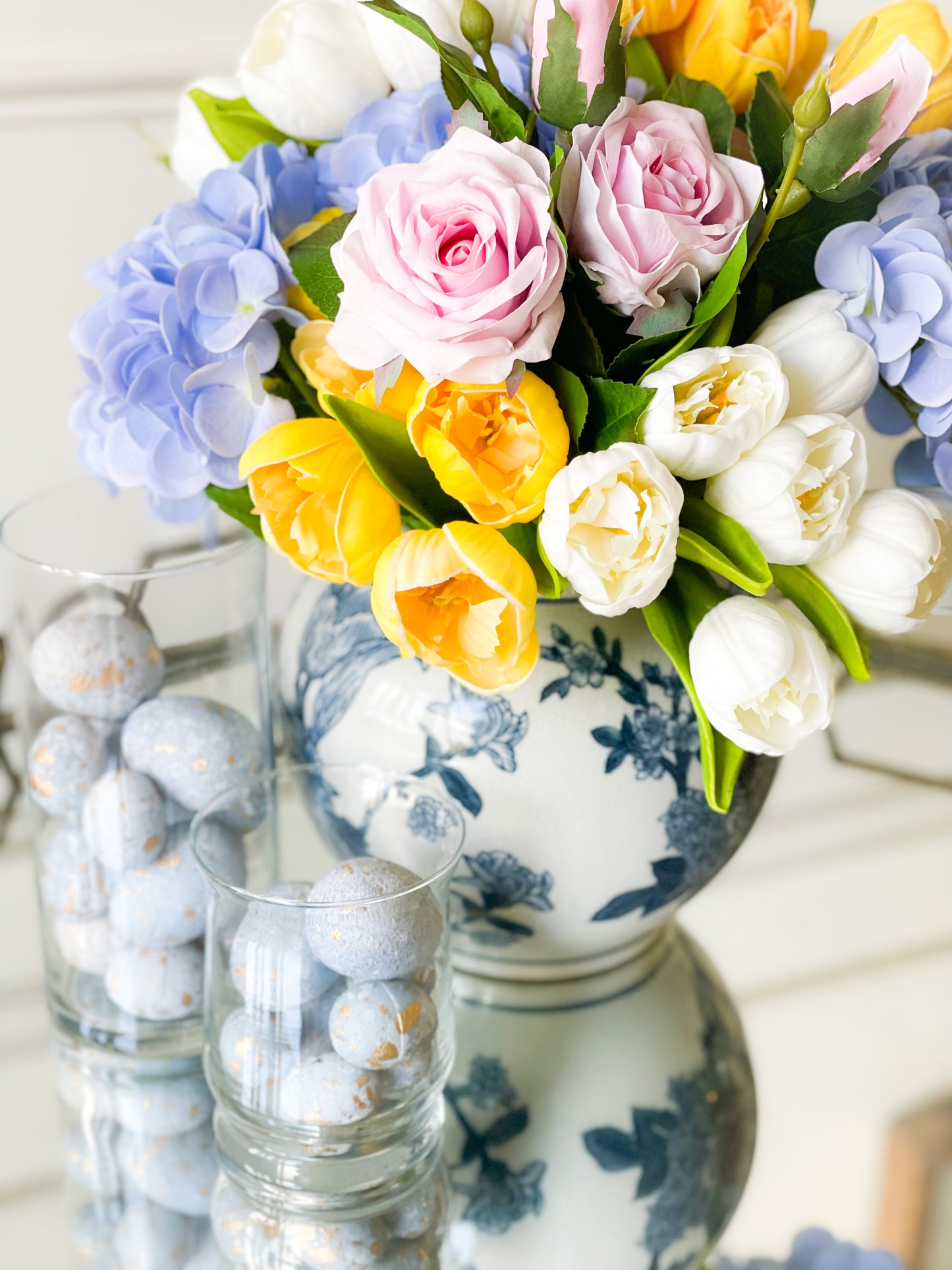 Bag Of 12 Gilded Bloomsbury Eggs Light Blue