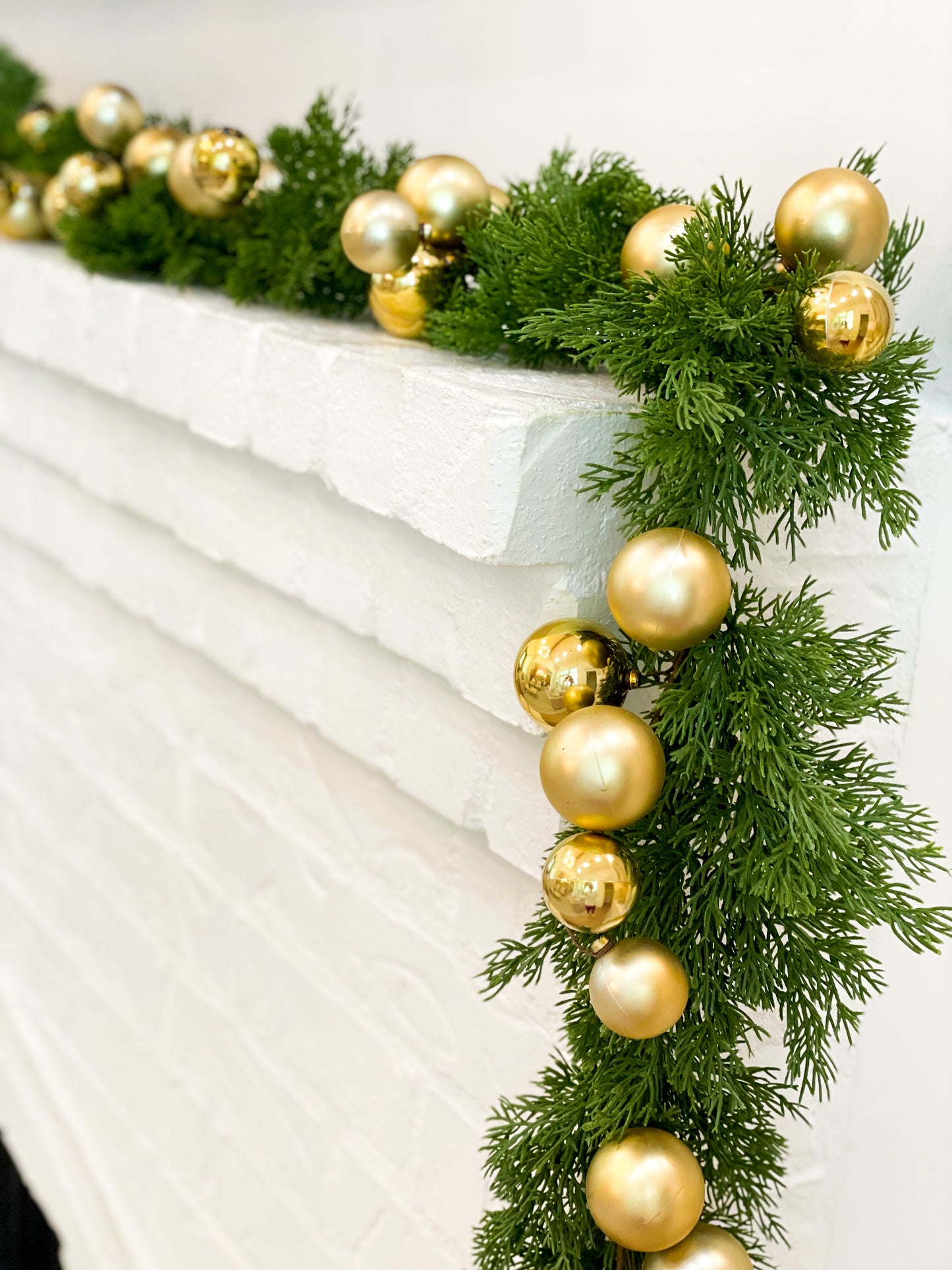 Cedar Garland With Matte and Shiny Gold Balls