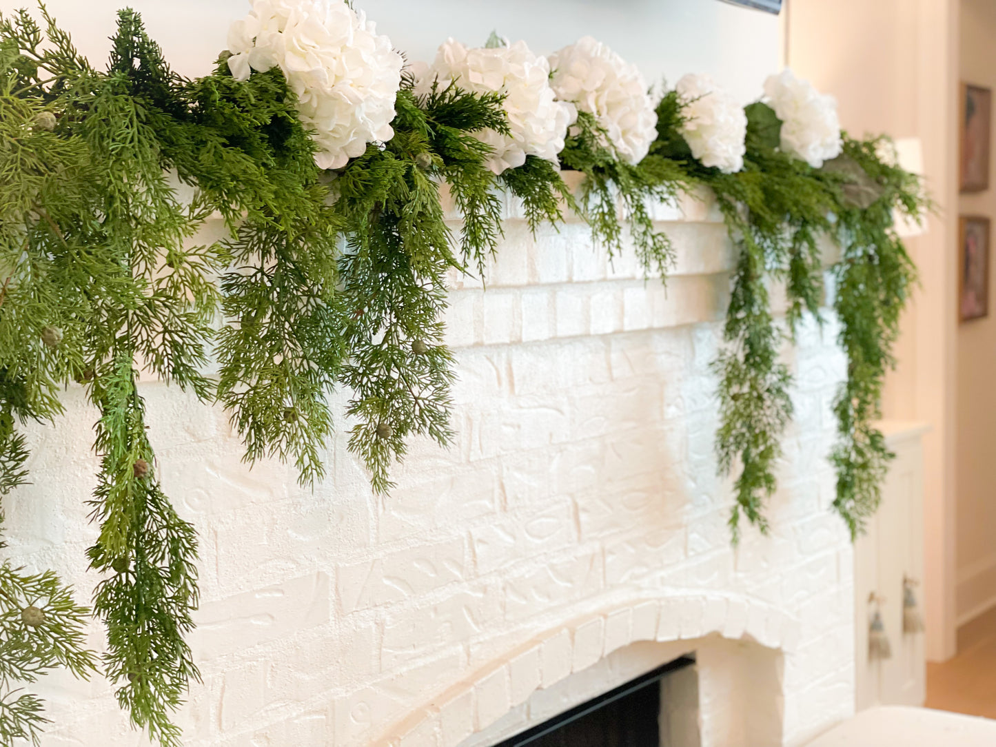 Winter White Hydrangea Mantle Blanc Box