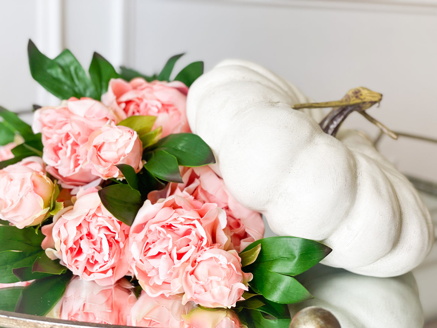 Crisp Coral and Pumpkins Blanc Box