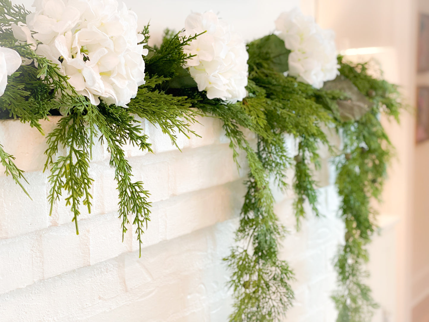 Winter White Hydrangea Mantle Blanc Box
