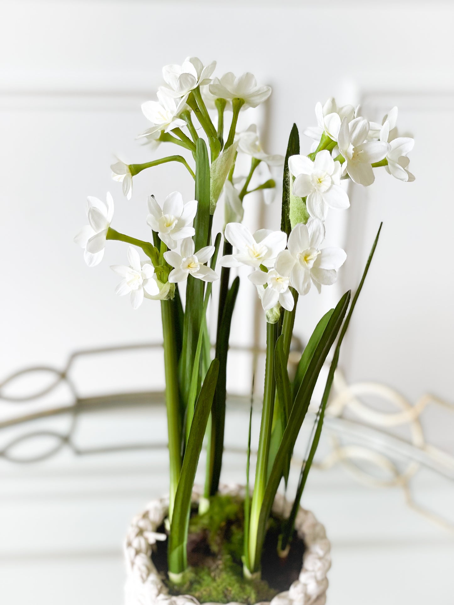 Mini White Silk Lilly In Wicker Planter
