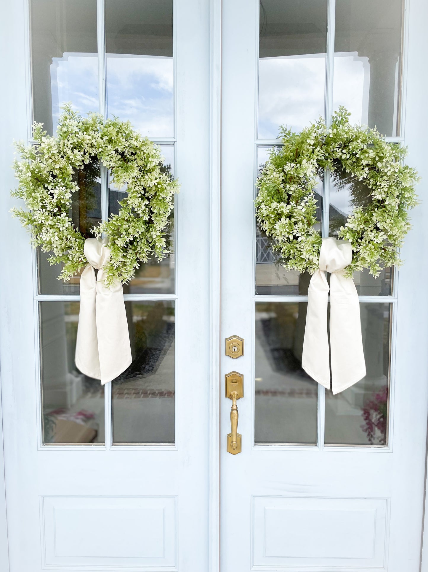 Cream And Green Boxwood Wreath