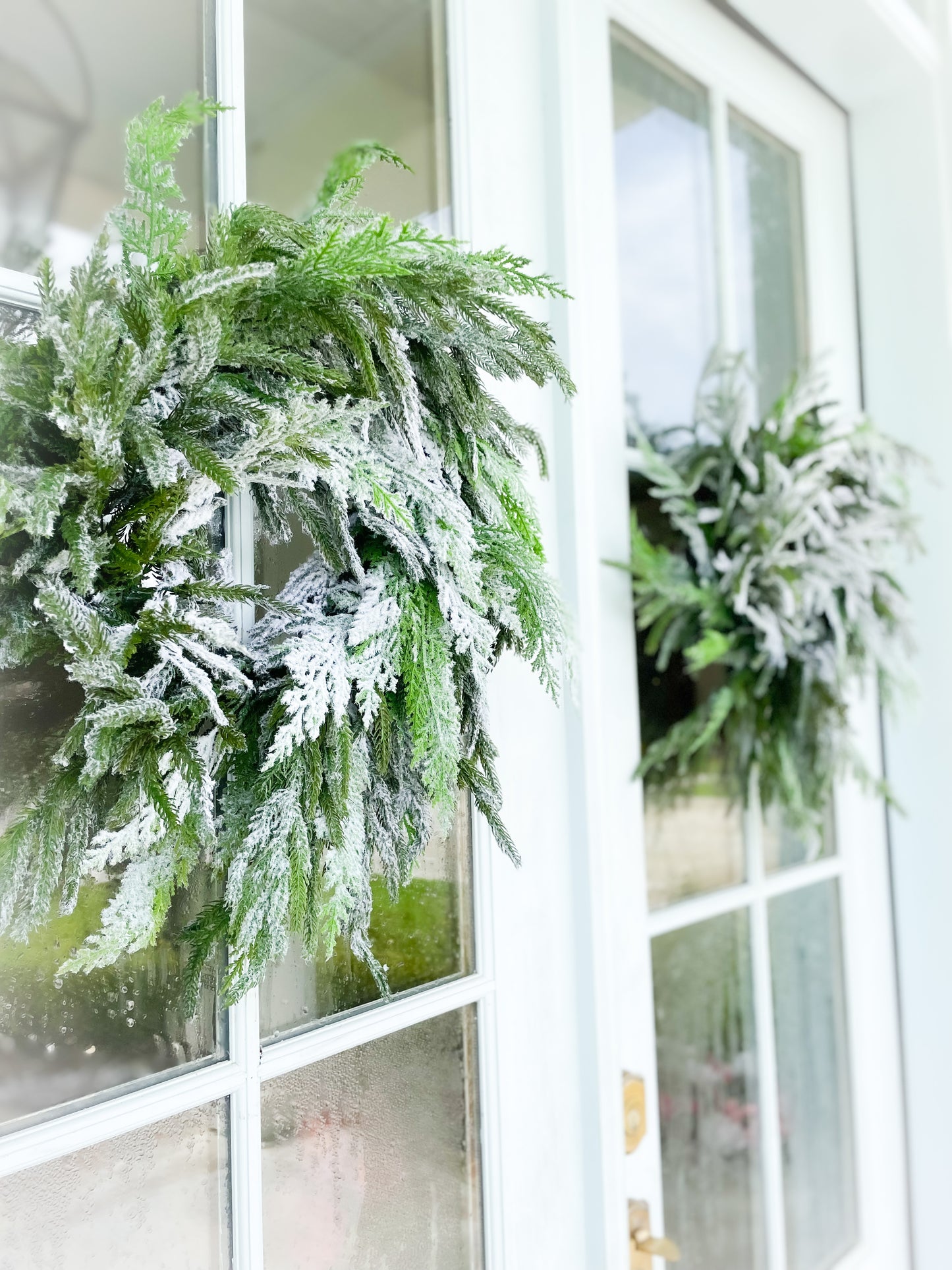 Real Touch Snow Dusted Cedar Wreath (Small)