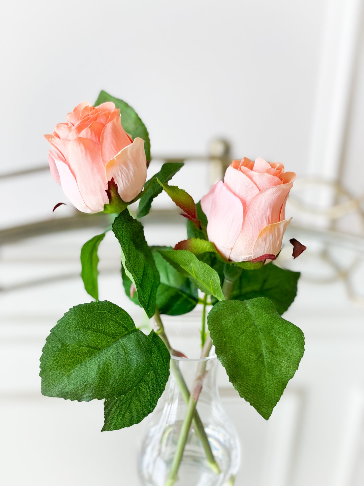 Coral Double Rosebud In Glass Vase With Acrylic Water
