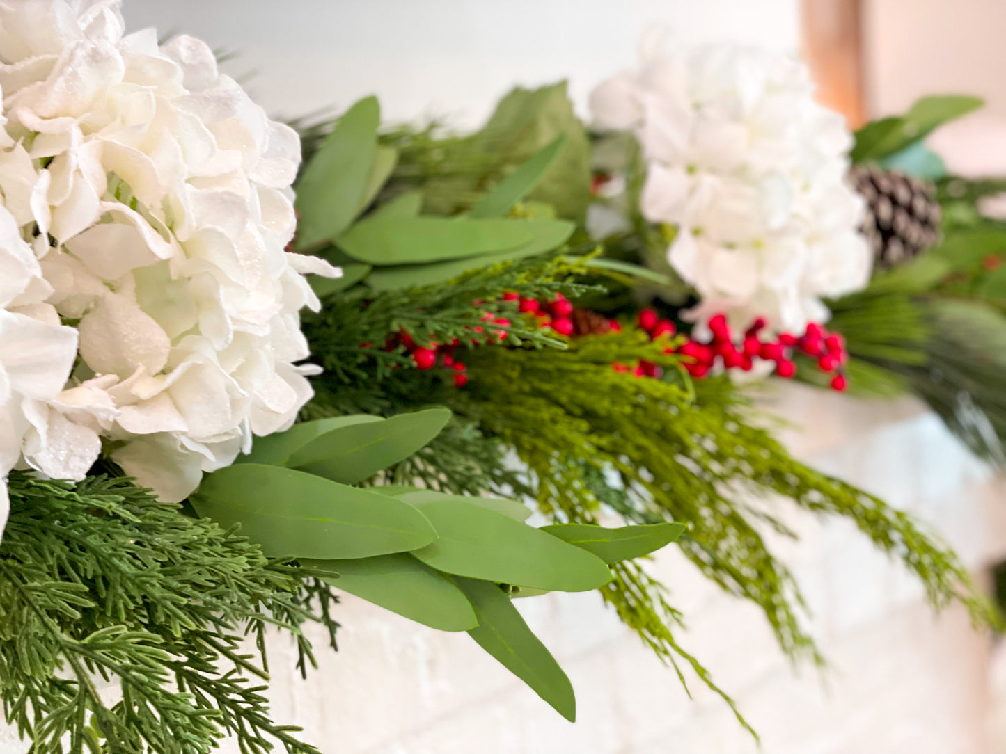 The Deck The Halls Blanc Box