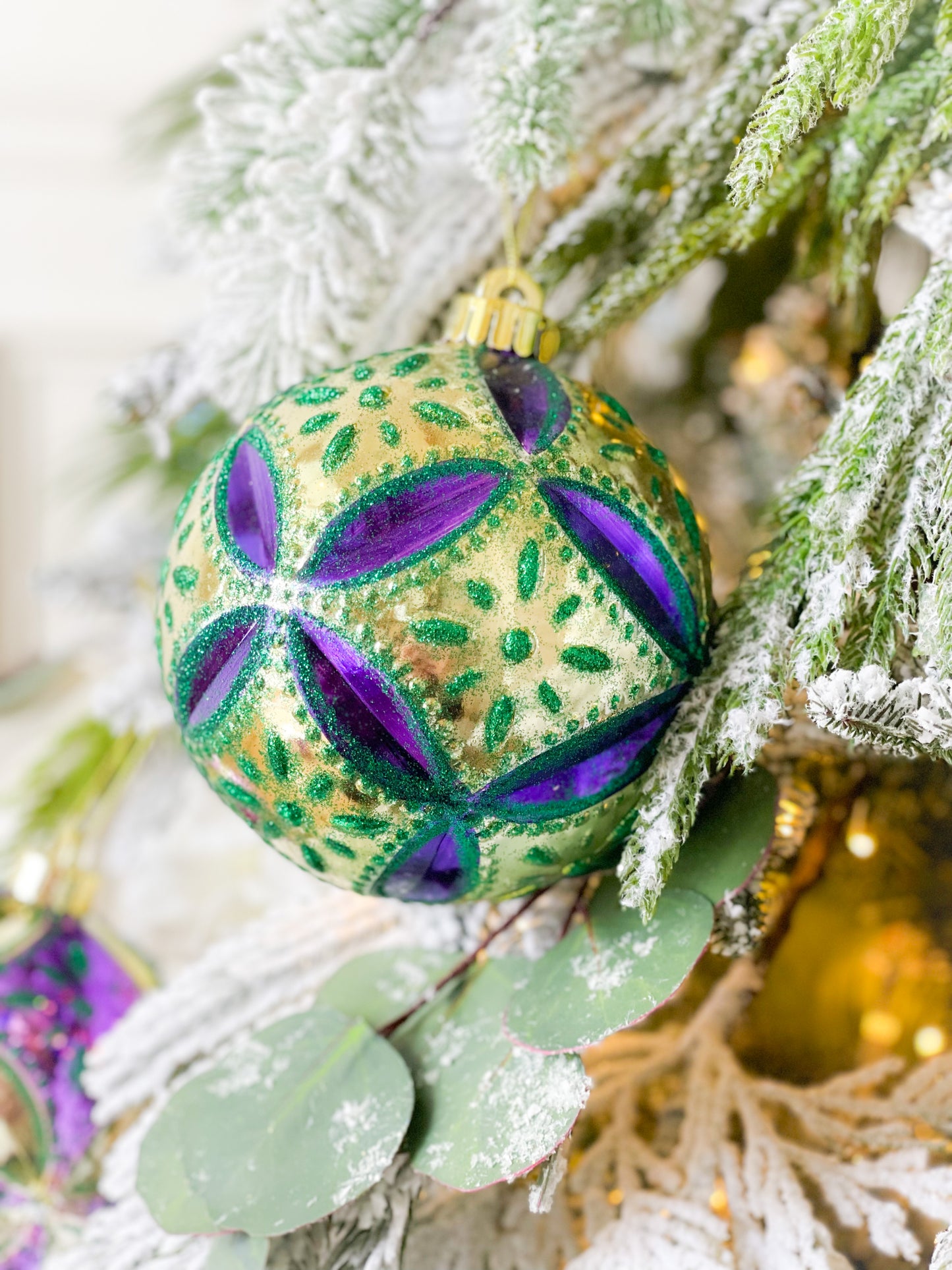 Set Of Two Assorted Mardi Gras Daisy Ornaments