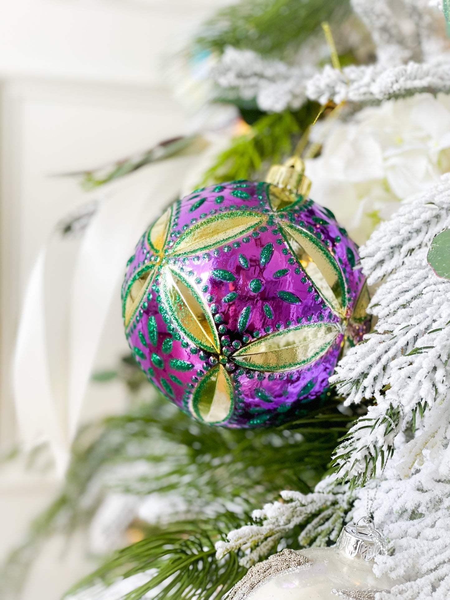 Set Of Two Assorted Mardi Gras Daisy Ornaments