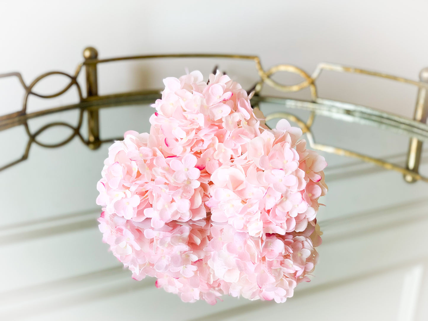 The Charolette Lux Bouquet Blanc Box