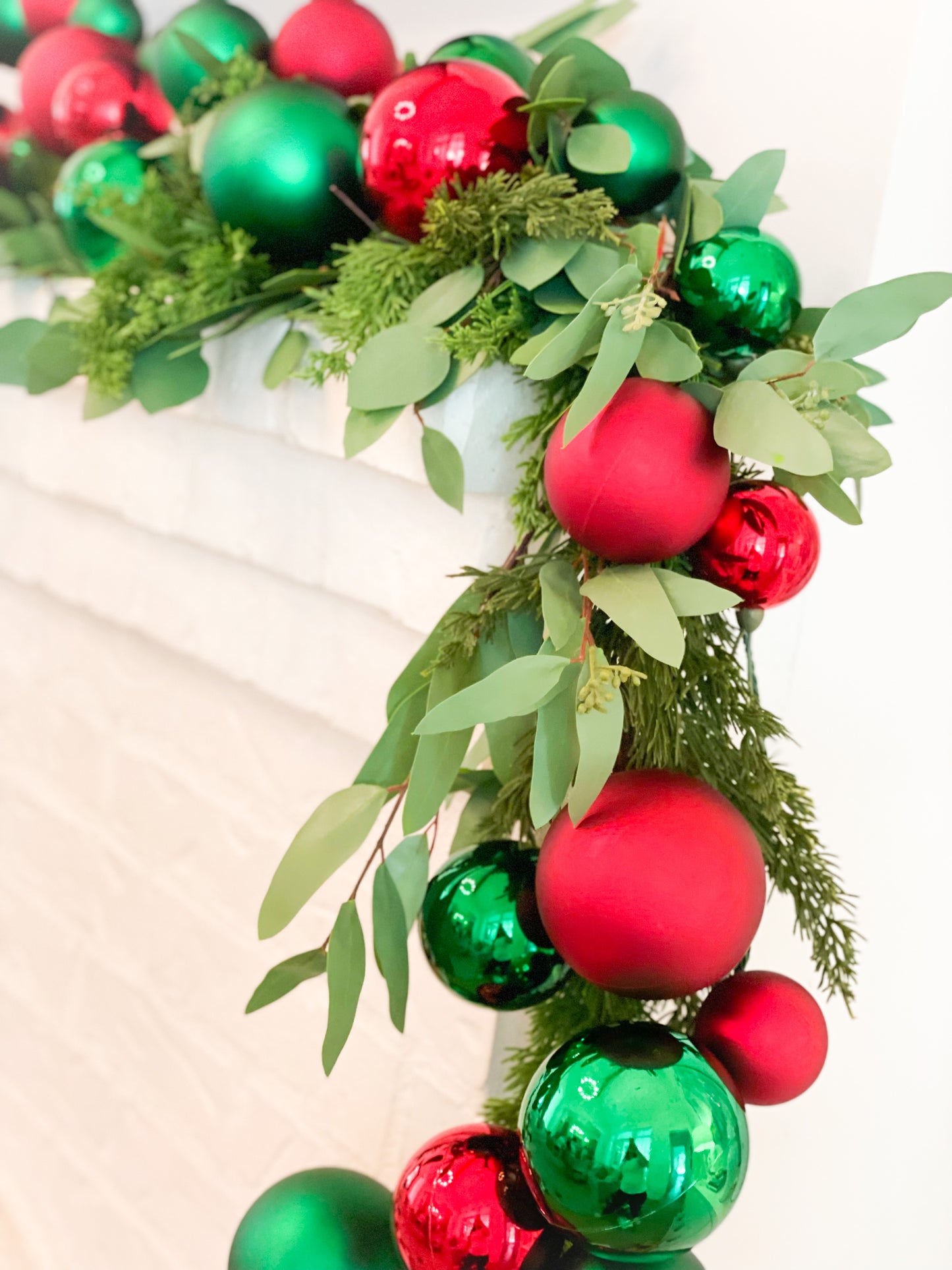 Red And Emerald Matte and Shiny Ornament Garland