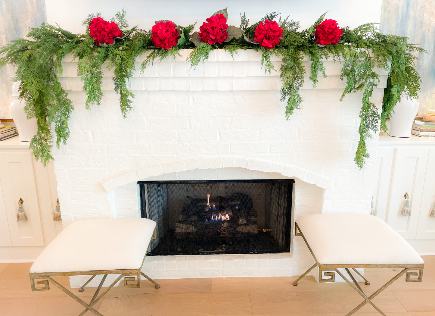 Reindeer Red Hydrangea Mantle Blanc Box