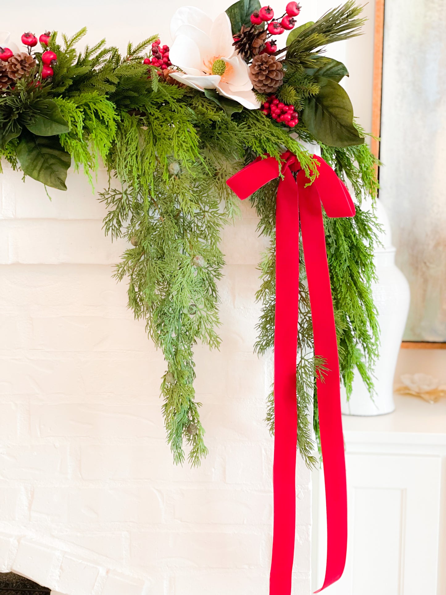 Merry Magnolia Mantle Blanc Box