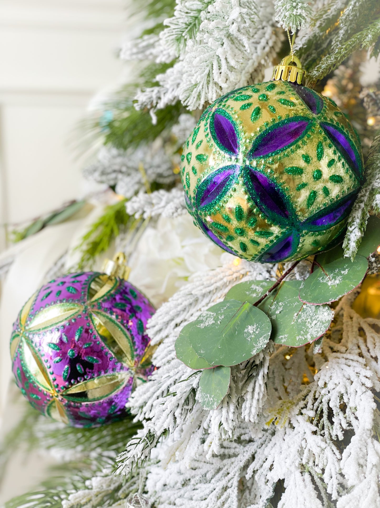 Set Of Two Assorted Mardi Gras Daisy Ornaments