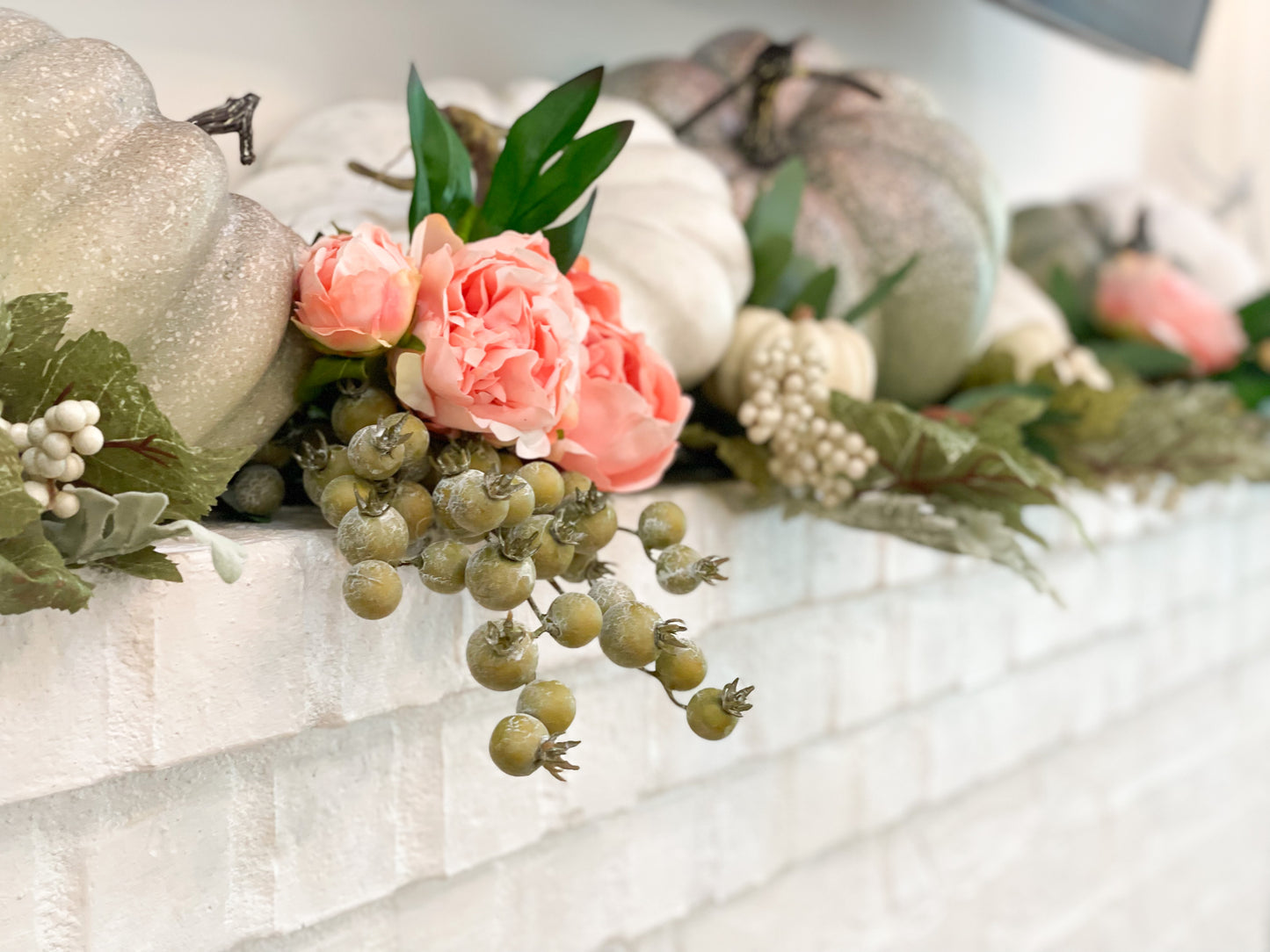 Crisp Coral and Pumpkins Blanc Box