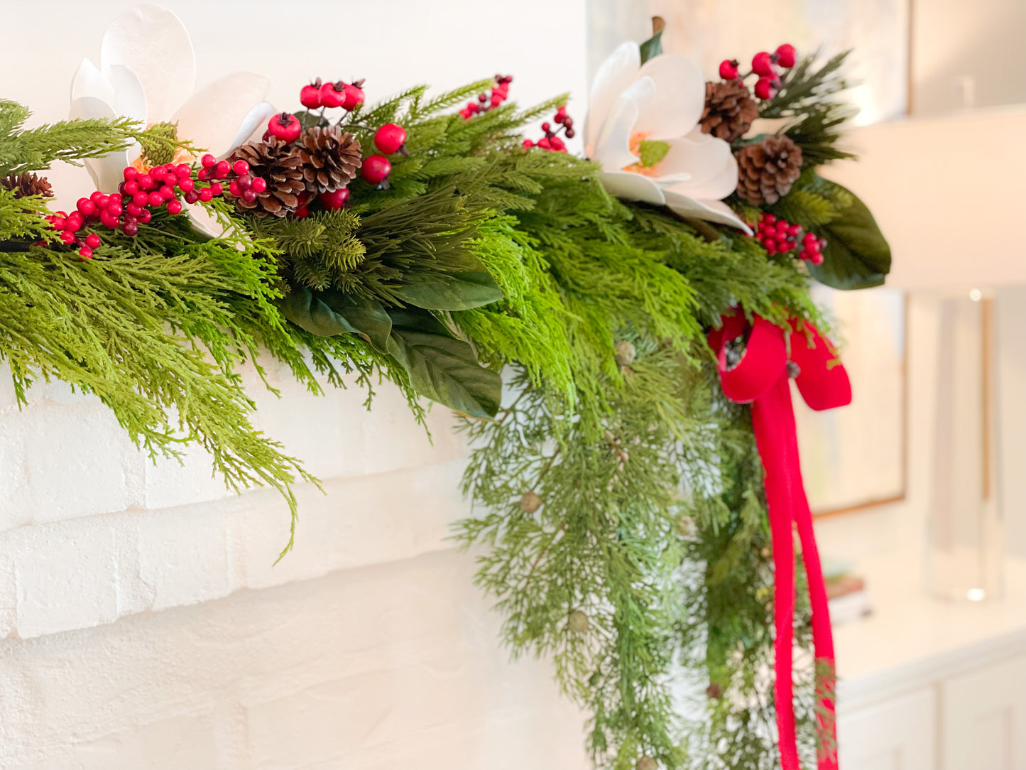 Merry Magnolia Mantle Blanc Box