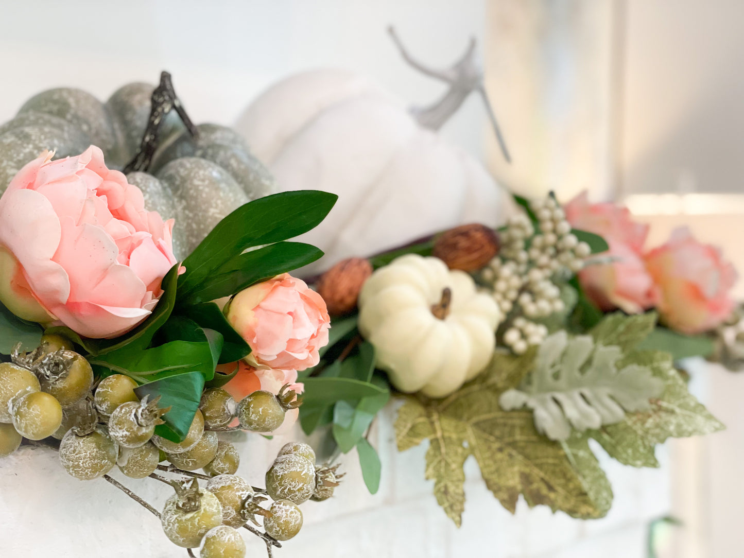 Crisp Coral and Pumpkins Blanc Box