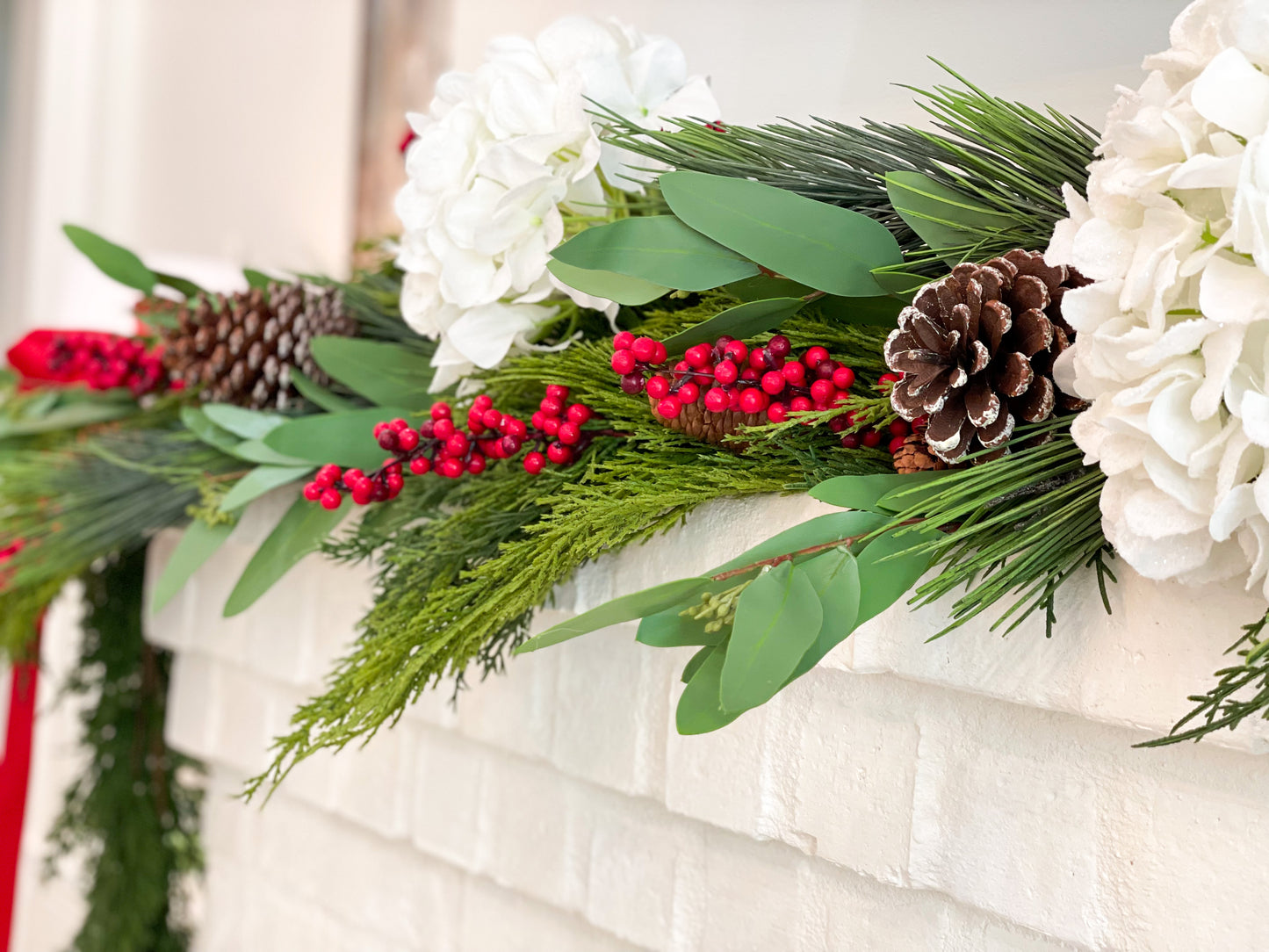 The Deck The Halls Blanc Box