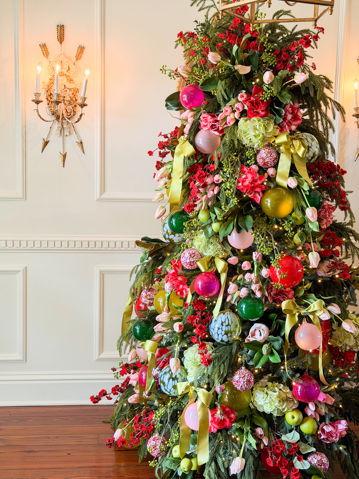 Maison de Tulipes Christmas Tree Box