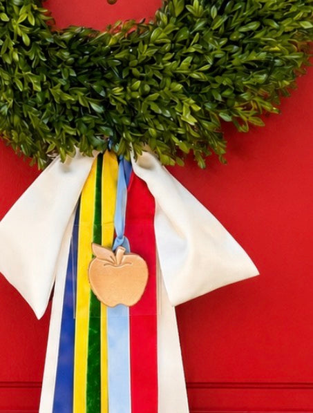 The Backpack And Bows Tea Leaf Wreath