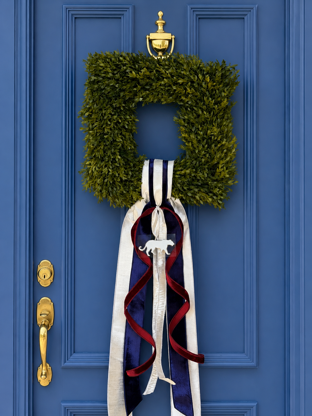 The Silver Manor Tea Leaf Wreath