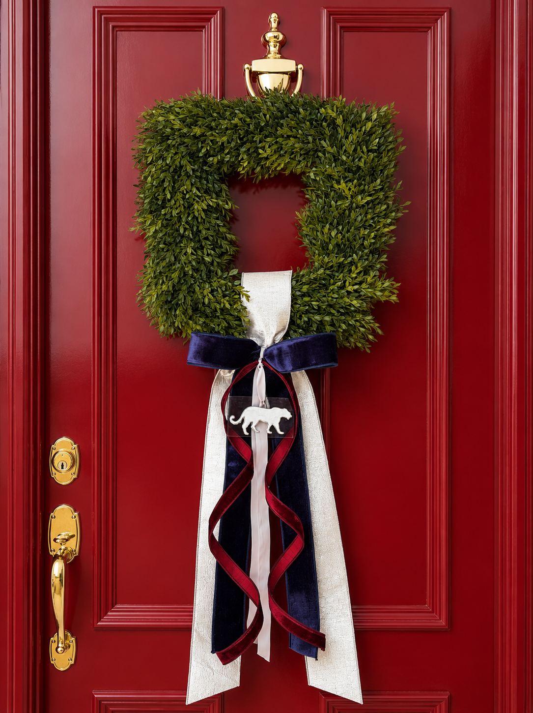 The Silver Cougar Tea Leaf Wreath