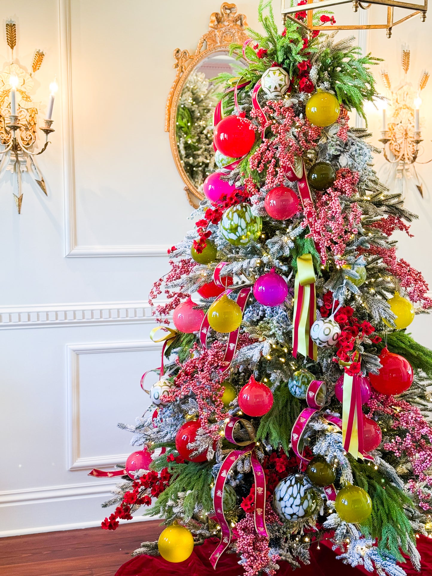 The Fleur Noel Christmas Tree Blanc Box