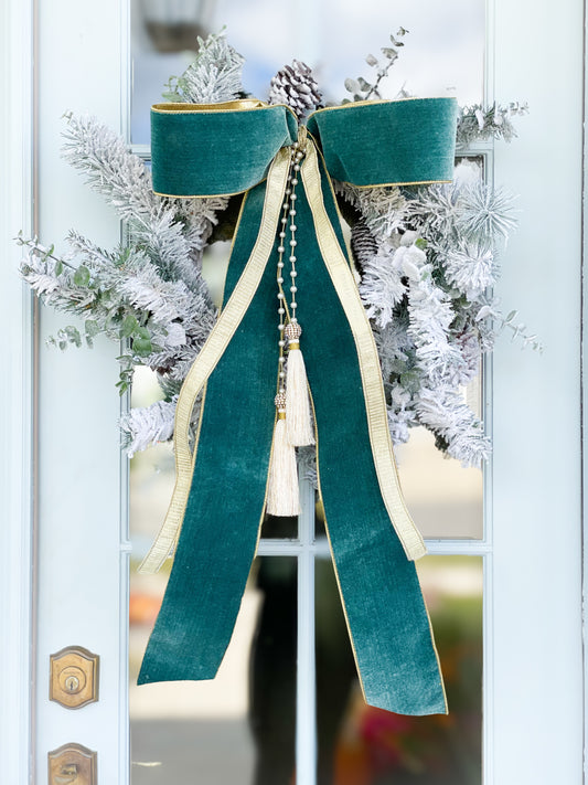 The Celadon Noel Flocked Wreath And Bow With Pearl Tassel