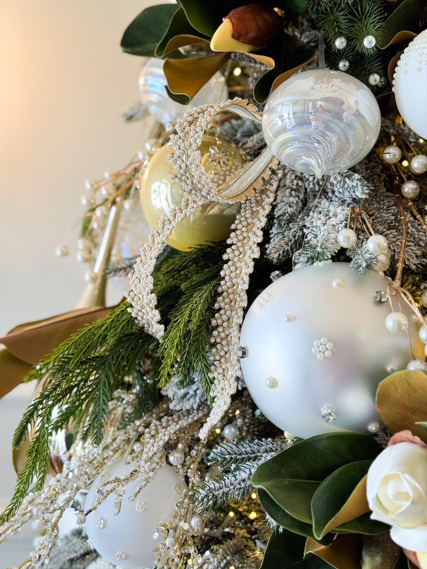 The Versailles Noel Christmas Tree Blanc Box
