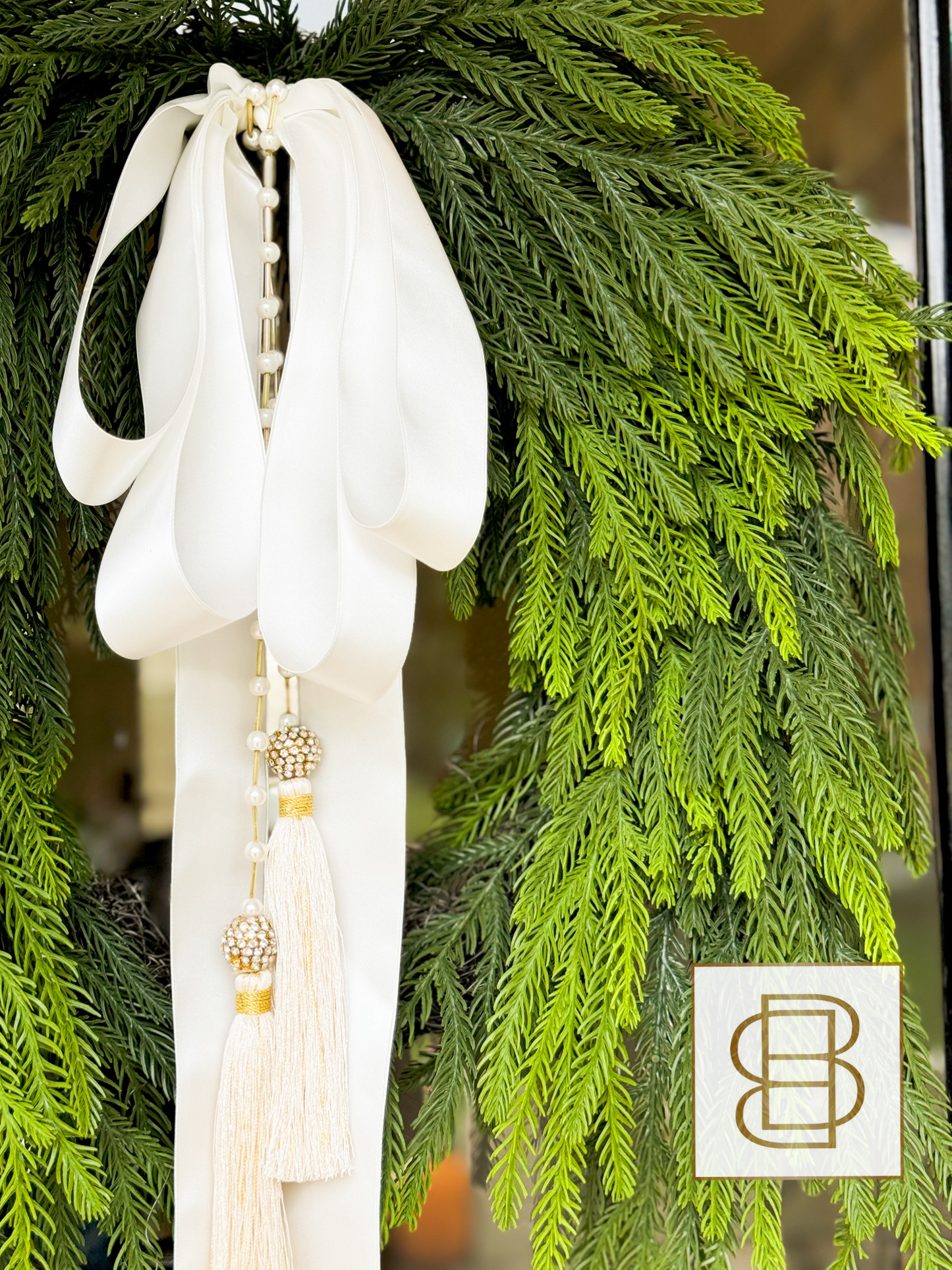 The Prancer Wreath With Bow And Tassel