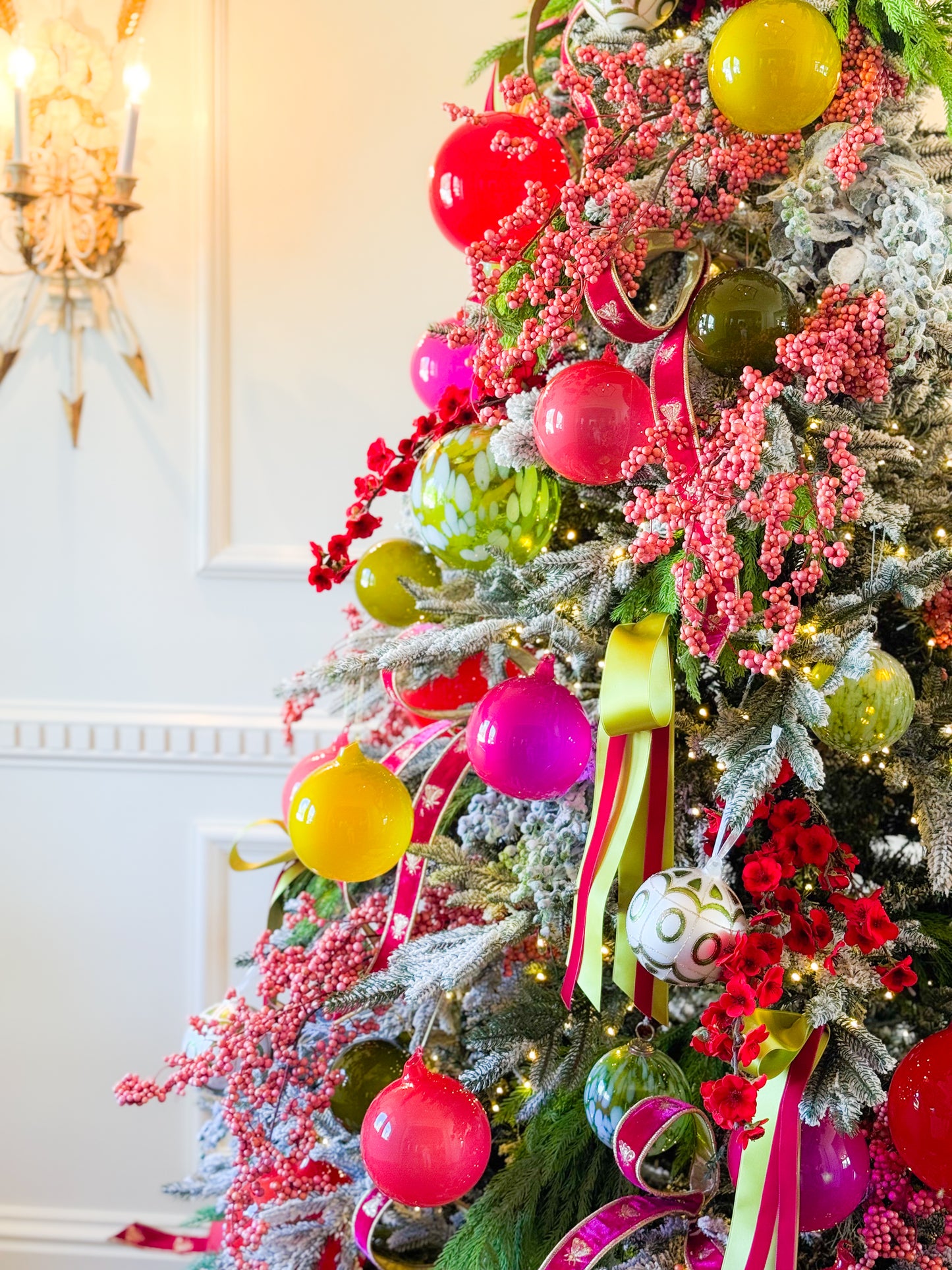 The Fleur Noel Christmas Tree Blanc Box