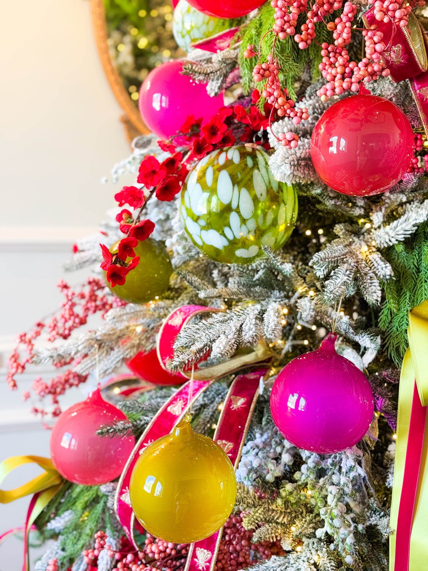 The Fleur Noel Christmas Tree Blanc Box