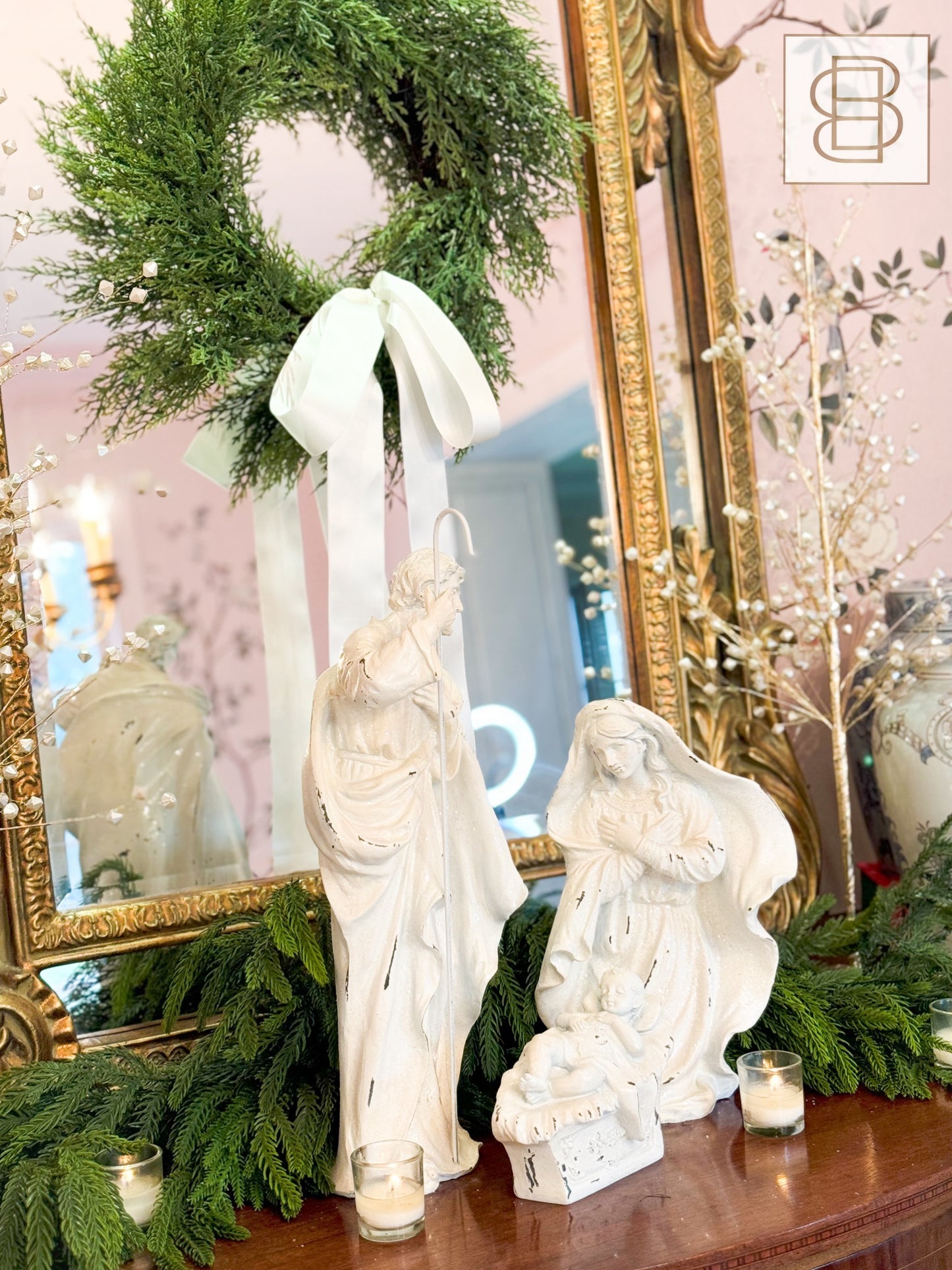 St. Germain Wreath And Pearl Bow